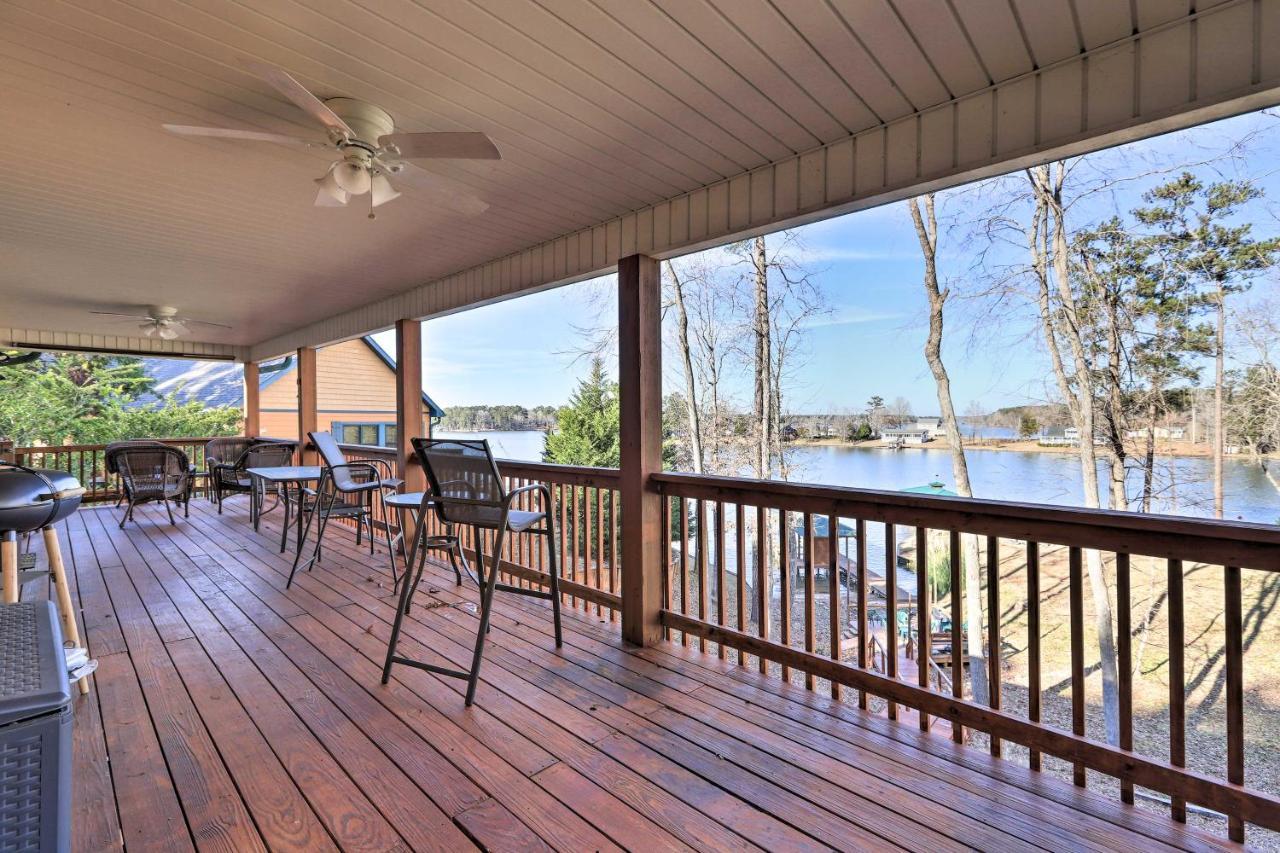 Lakefront Sparta Cottage With Decks And Boat Dock Extérieur photo