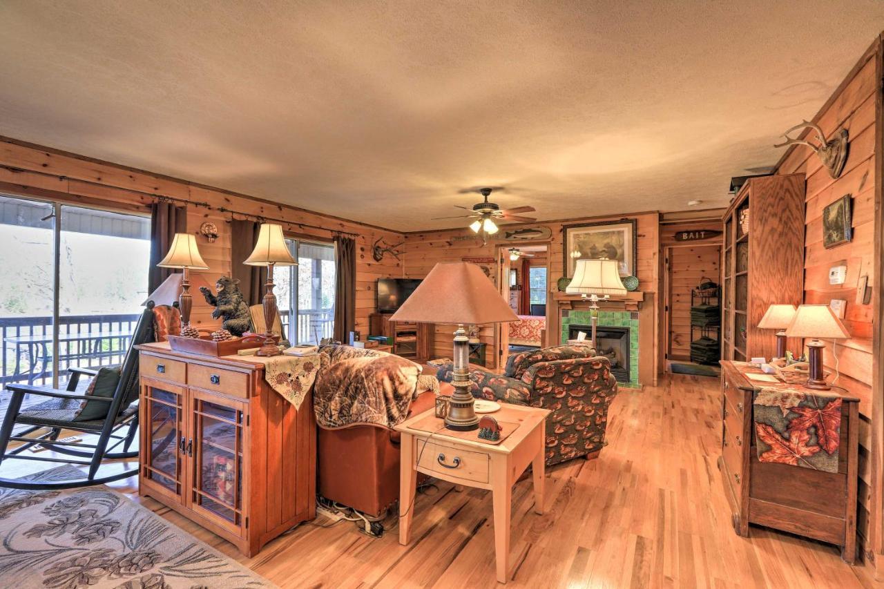 Lakefront Sparta Cottage With Decks And Boat Dock Extérieur photo