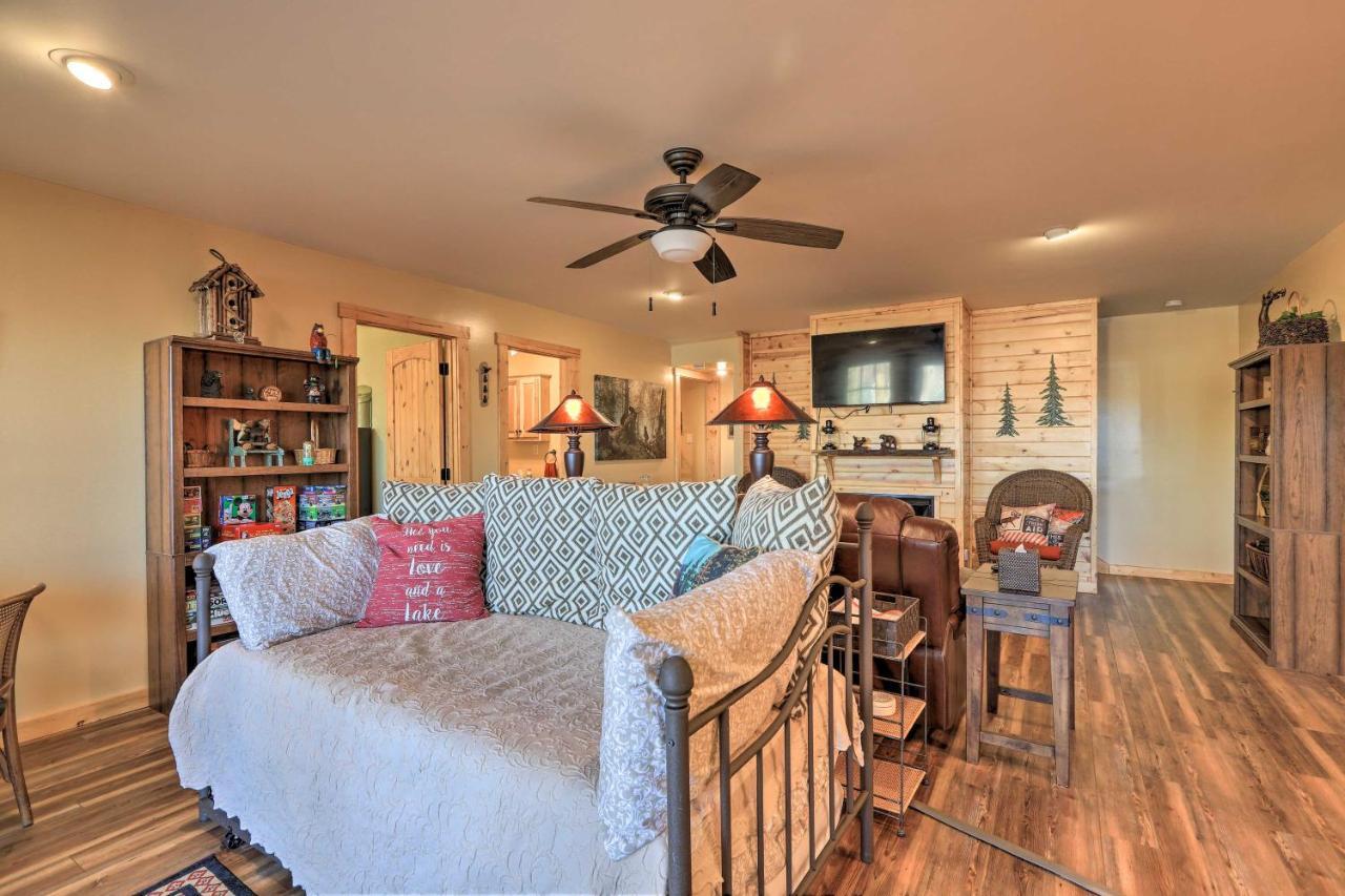 Lakefront Sparta Cottage With Decks And Boat Dock Extérieur photo