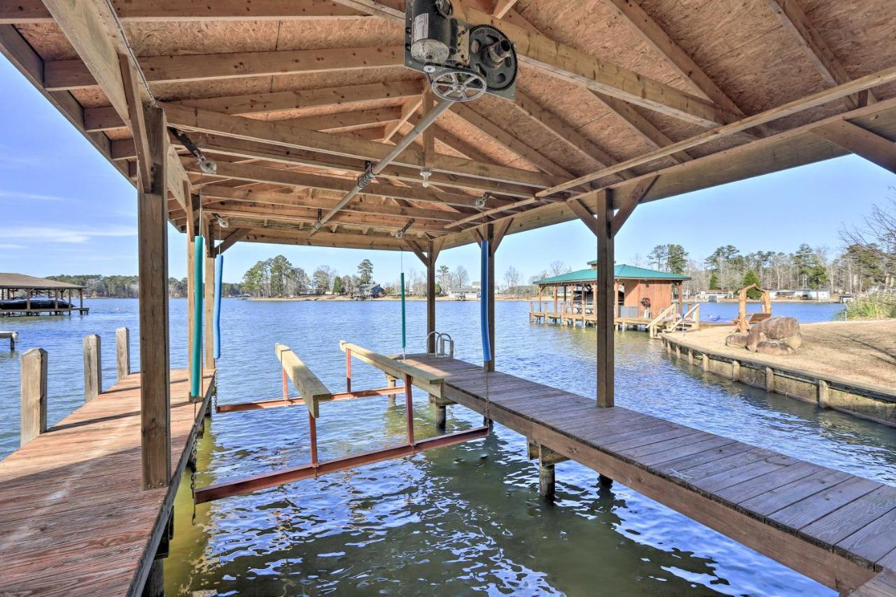 Lakefront Sparta Cottage With Decks And Boat Dock Extérieur photo