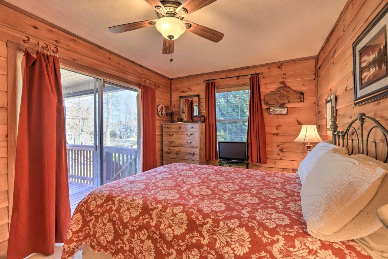 Lakefront Sparta Cottage With Decks And Boat Dock Extérieur photo